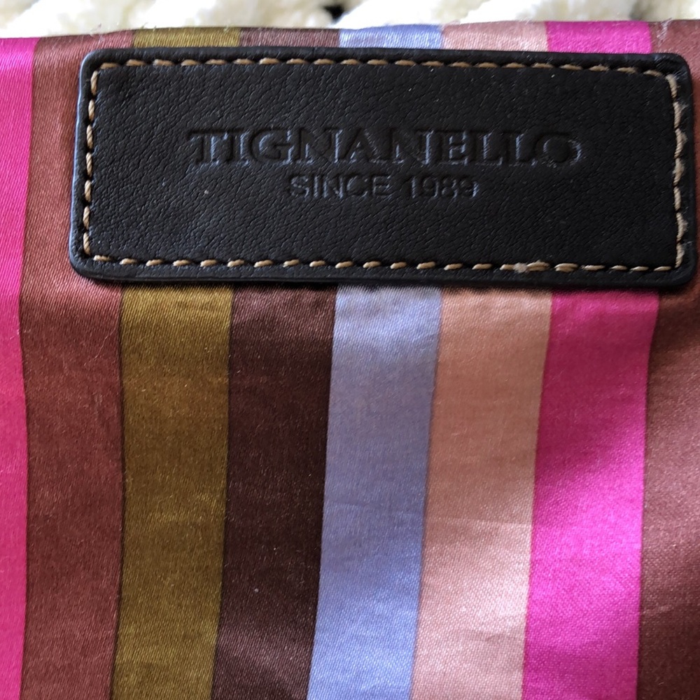 Tignanello large leather satchel. Black. 15 x 13 in. Magnetic closures. Flawless - Picture 8 of 10